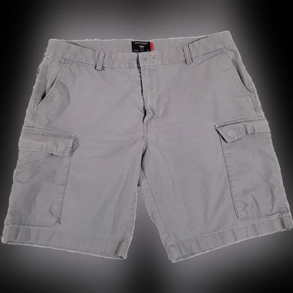 Men's cargo shorts - Picture 1 of 3